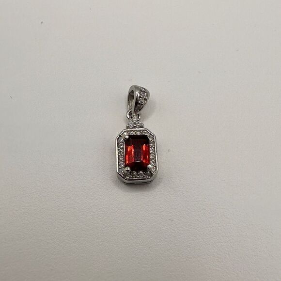 SALE! Genuine .64ct emerald cut garnet in sterling silver pendant! - Picture 1 of 8